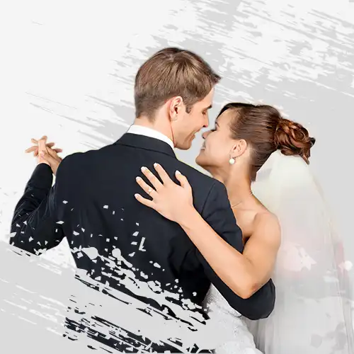 Para młoda tańcząca swój pierwszy taniec